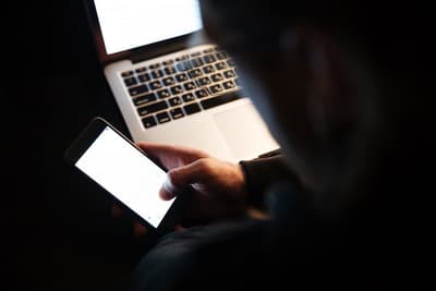 Extravío de celular genera imputación de 35 personas por estafa informática