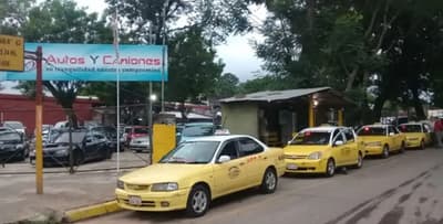 Taxistas de Asunción buscan salida ante auge de plataformas
