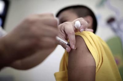 Avance mínimo en vacunación contra el dengue preocupa al PAI