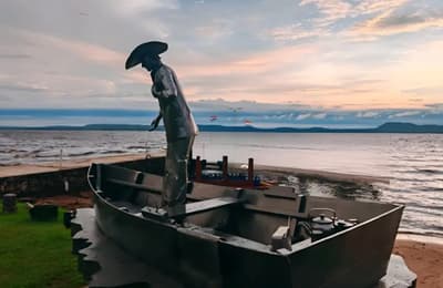San Bernardino recibe la escultura de “Pedro Canoero”