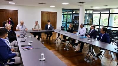 MEF propone pagar USD 150 millones a farmacéuticas hasta marzo