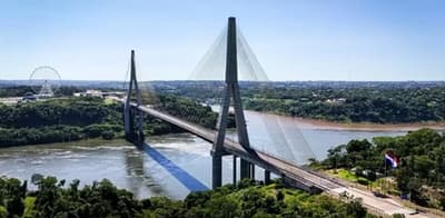 Ya pueden cruzar buses de turismo por el Puente de la Integración