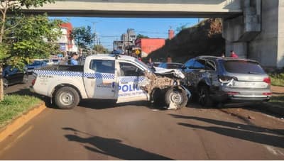 Desmayo de agente de PMT causa choque en cadena