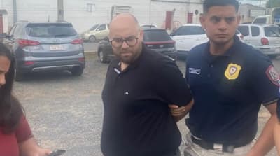 Detienen a médico forense por extorsión y coima