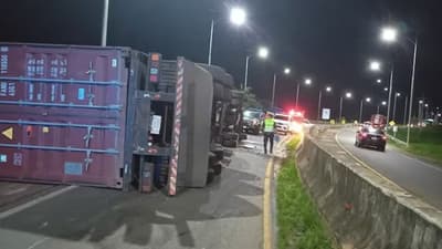 Vuelco de camión en Carapeguá deja un herido