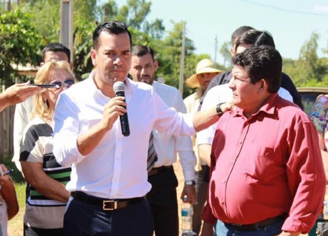 Es la firma del gobernador Friedmann, pero…