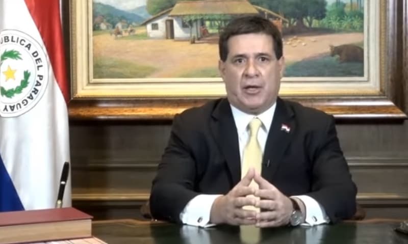 Cartes plantea una mesa de diálogo para superar crisis