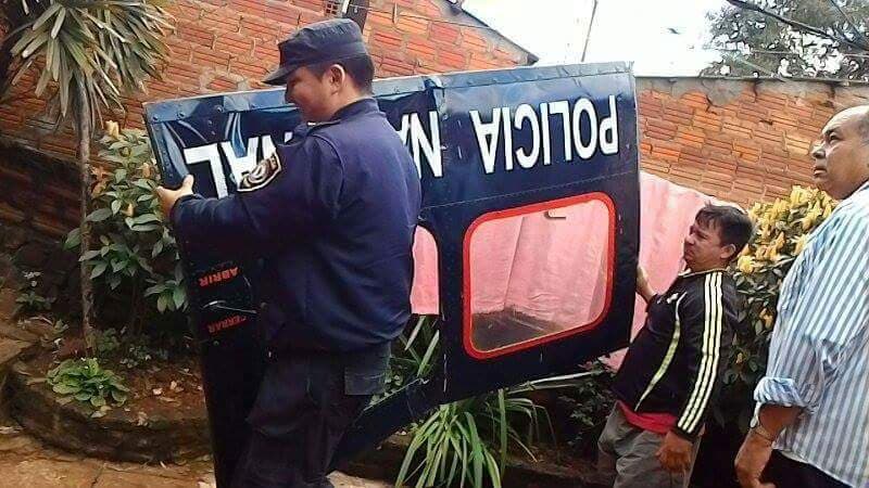 Insólito: Cae puerta de helicóptero de la Policía