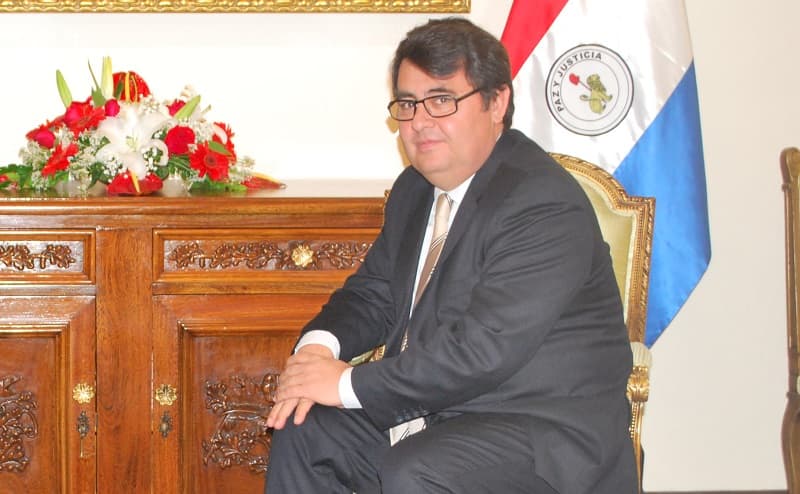 Desea volver a su banca para rechazar la enmienda