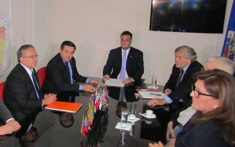 Piden mediación a OEA para poner fin a la crisis política