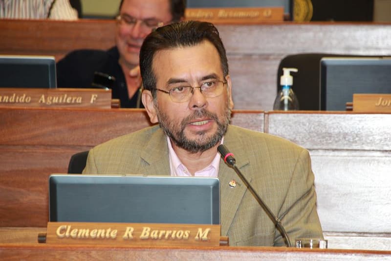 Oficialistas buscan sacar a Velázquez y a Ríos de sus cargos