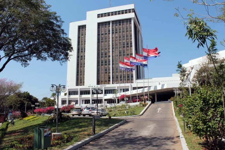 Concejales de Asunción demoran anulación de contrato con Parxin