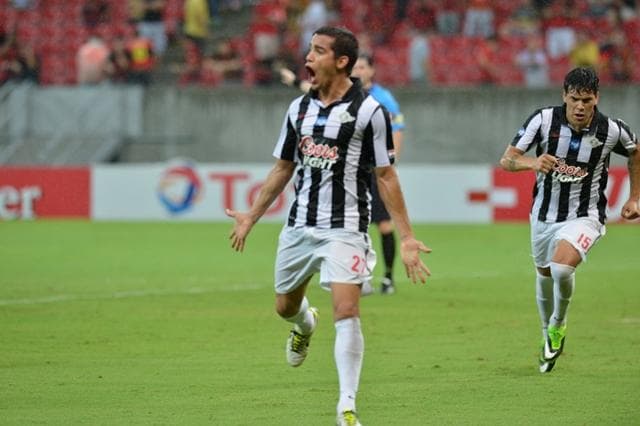 Libertad se mantiene en la cima