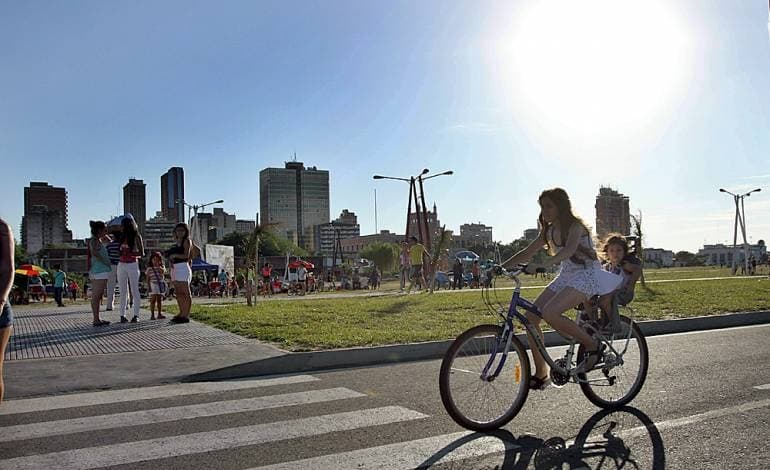 Práctica militar obliga a cierre de Costanera