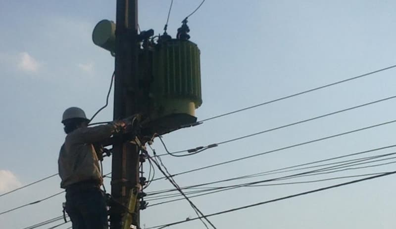 Funcionario de la Ande muere trabajando