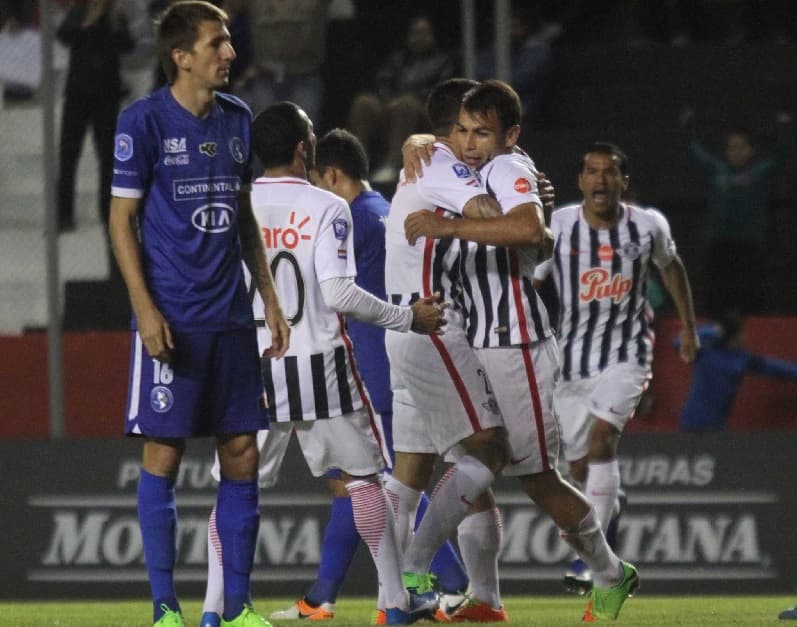 Libertad cumple y se aleja en la tabla