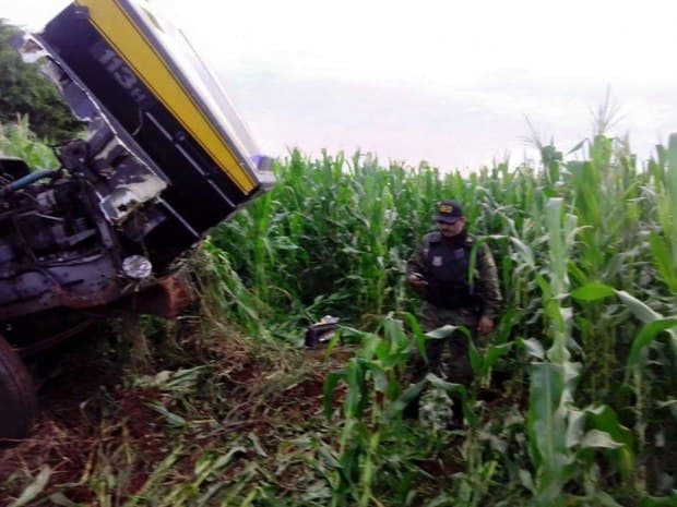 Asaltantes dinamitaron camión de caudales