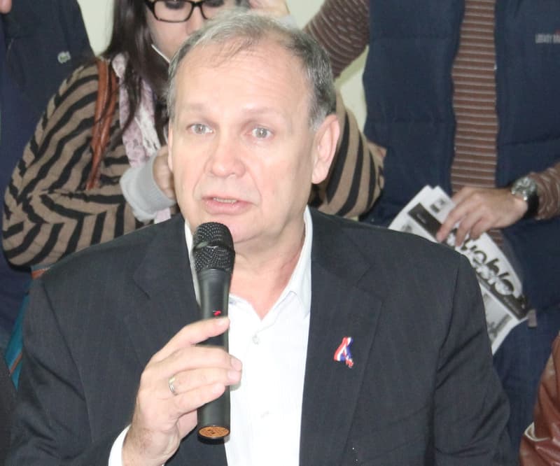 Ferreiro: “Un profesional calificado y de alto nivel académico” merece un sueldo de G. 15 millones