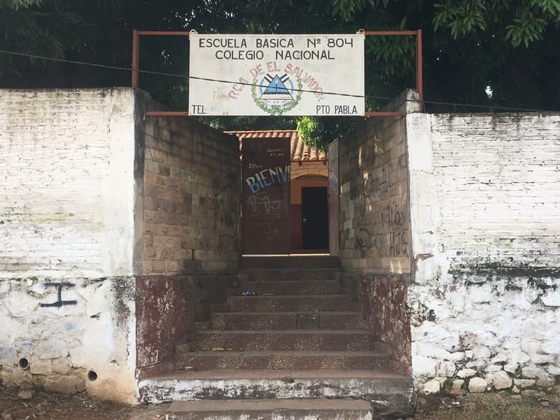 Repararán y construirán aulas en Lambaré con ayuda del Fonacide