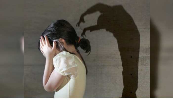 Detienen a un hombre por violación de niña que fue grabada