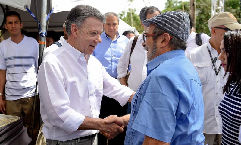 Entrega de armas de las FARC no emociona a colombianos