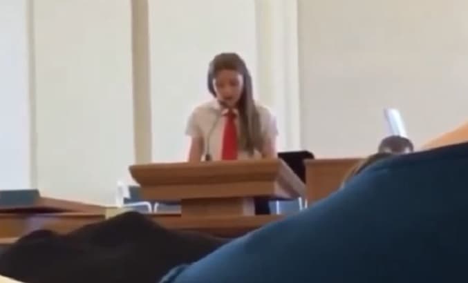 Niña revela en iglesia mormona que es lesbiana