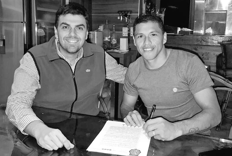 Olimpia renueva por 4 años más con Richard Ortiz