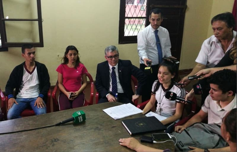 Crisis se agrava en colegio pero entablan diálogo