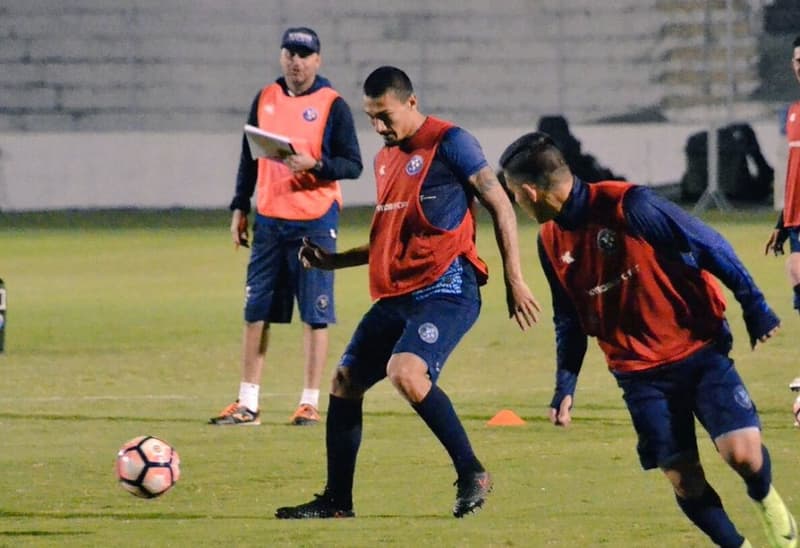 Noche copera para Sol de América