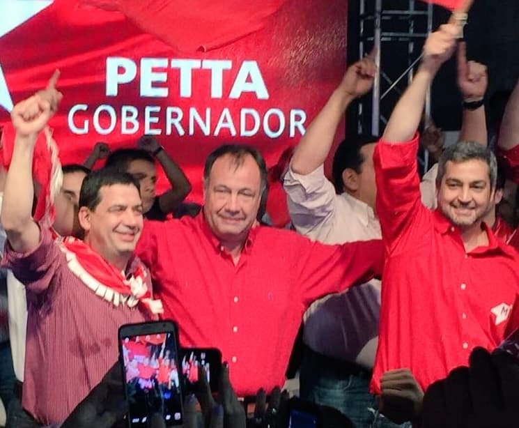 Abrazo republicano entre Afara y Marito