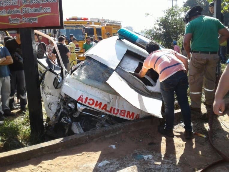 Accidente de ambulancia deja una fallecida