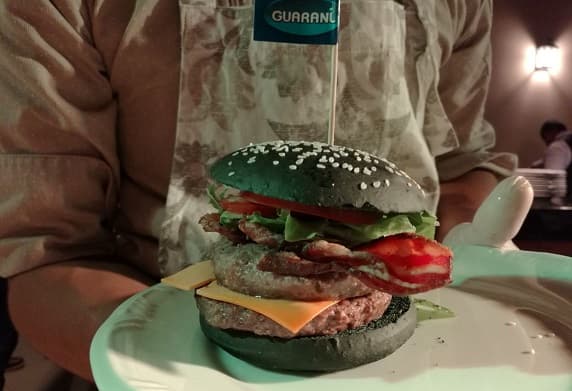 Presentan línea premium de hamburguesas