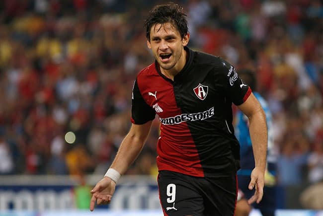 Nacional incorpora a Luis Caballero