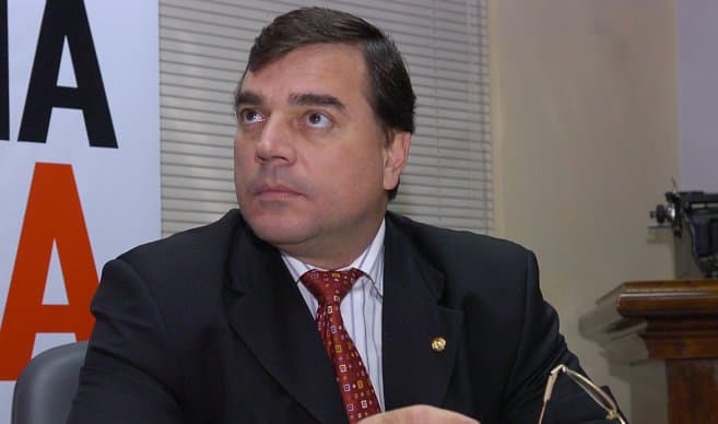 Comandante pidió "apaciguar" a Menchi y Oscar