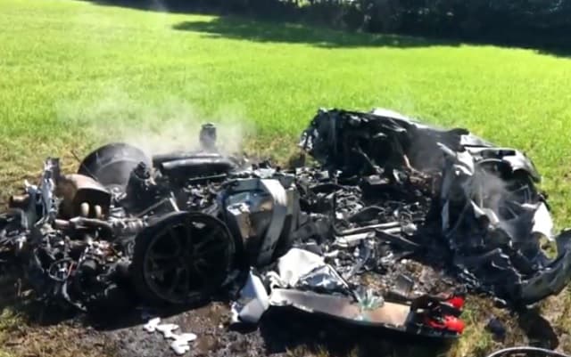 Destrozó su Ferrari una hora después de comprarlo