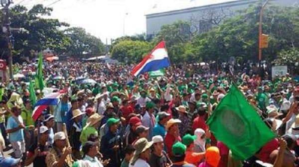 Políticos del PLRA y Frente Guasú llevan "apoyo" a campesinos