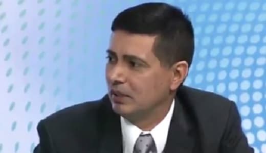 Cadetes limpian cuartel de la Caminera