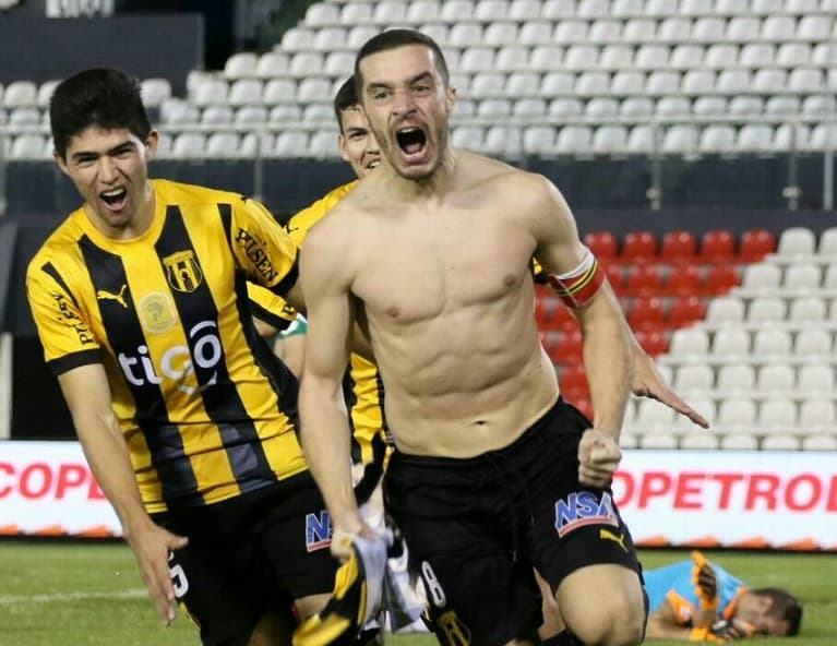 El “Aborígen” se enfrenta al “Millonario”