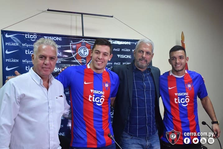 Cerro presenta DT y refuerzos