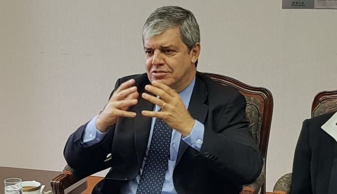 No fue Menchi, Vargas Peña generó resolución del MEC