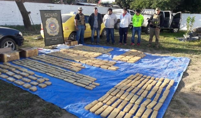 Incautan 175 kilos de marihuana en un taxi