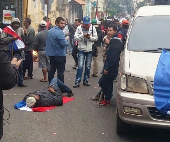 Campesinos marchan en día clave