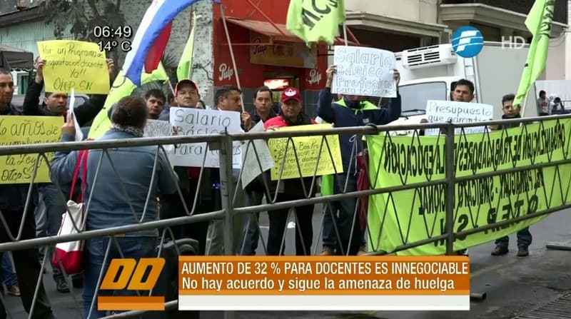 Docentes no llegan a un acuerdo y amenazan con huelga