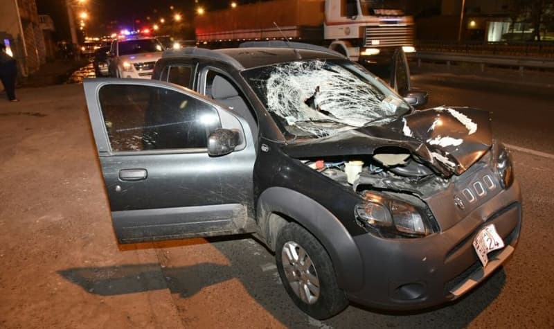 Transeúnte muere arrollado por un policía