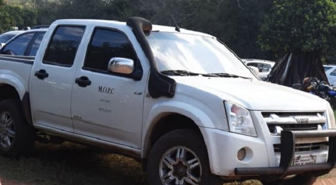 Vehículos oficiales son utilizados para actos políticos