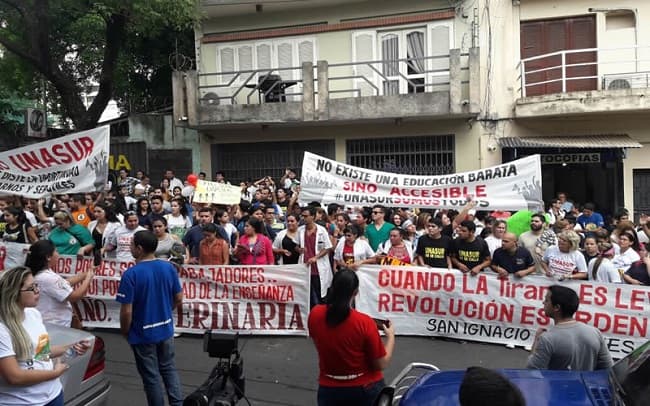 Estudiantes de Unasur exigen respuestas al Cones