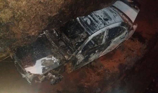 Mujer fallece incinerada tras accidente