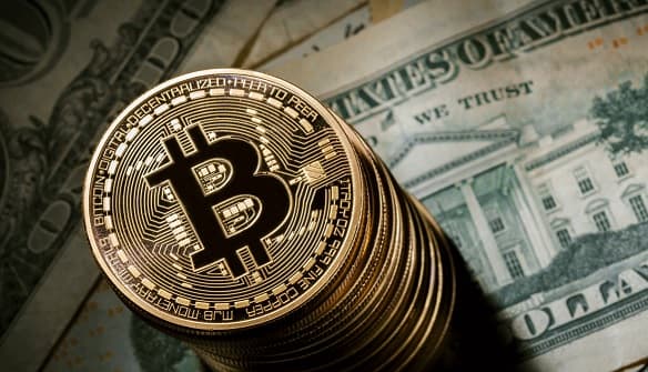 Imputados por estafar con bitcoins