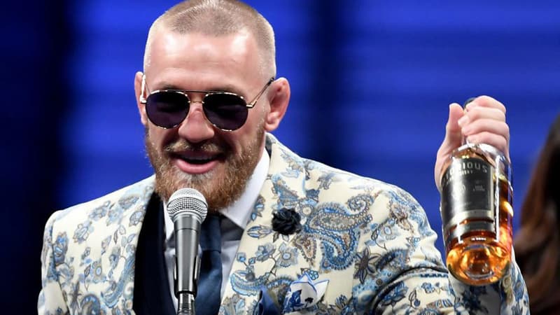McGregor mostró estar “entero” con una botella de whisky