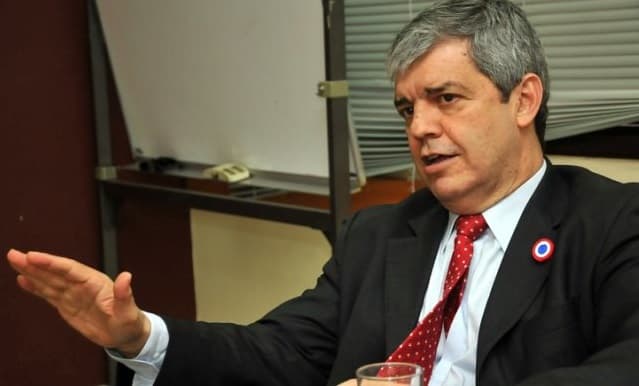 Riera esperará contrapropuesta de docentes